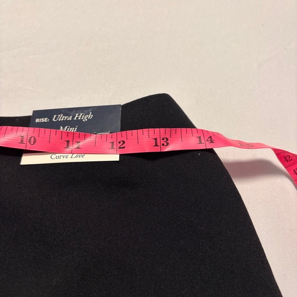 Abercrombie Ultra High Rise Mini Skort Black Size Small - Picture 4 of 5